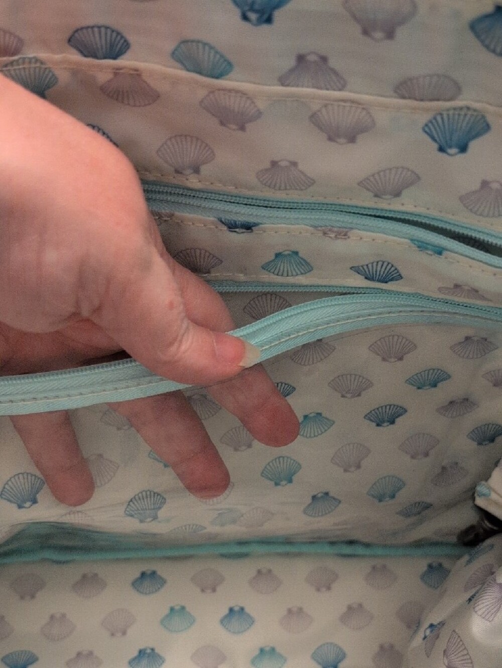 Lug Skyliner Light Blue Striped Quilted Tote Bag Love Waves Aqua - Picture 4 of 7